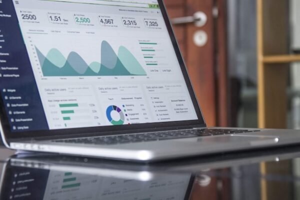 SME Digital Transformation: How Small Businesses Are Adapting to New Technologies